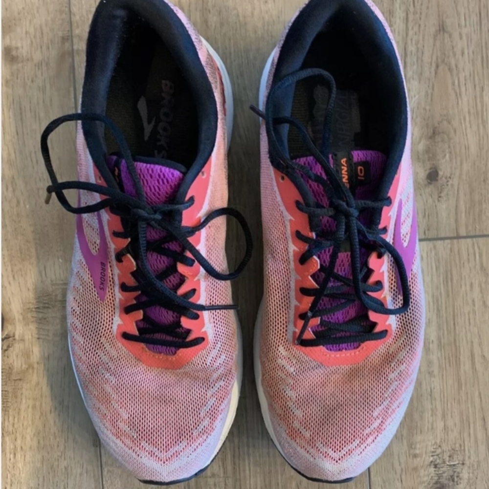 Brooks Women's Pink Running Shoes